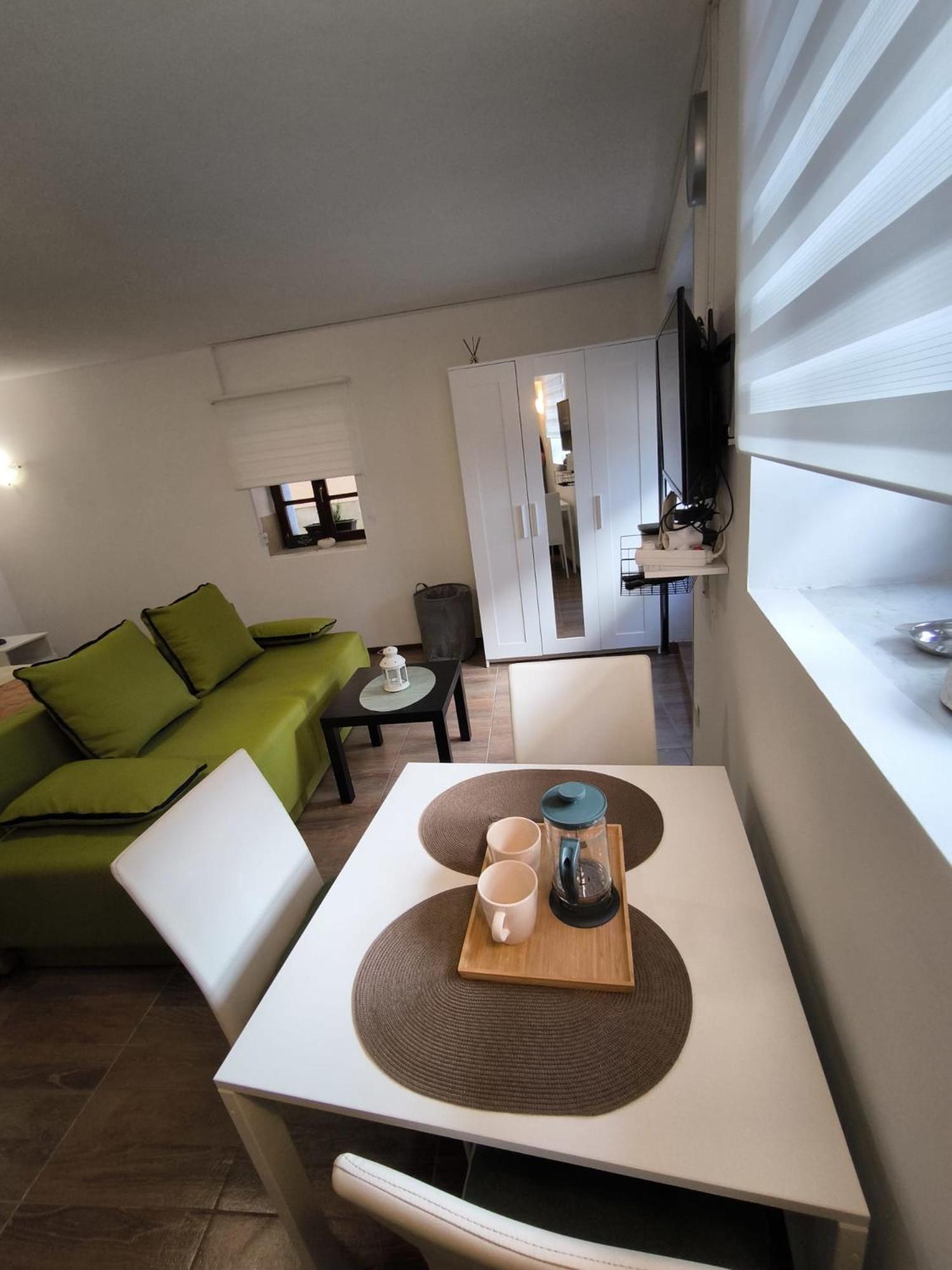 Nona Angela-valun Apartmán