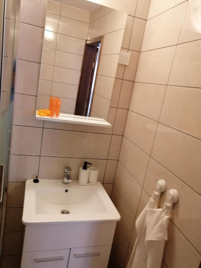 Nona Angela-valun Apartment Cres